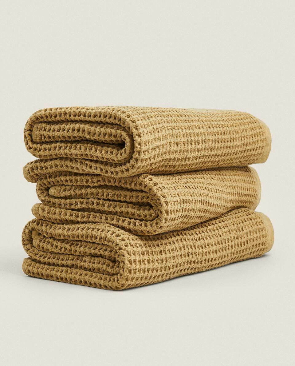 WAFFLE-KNIT COTTON TOWEL