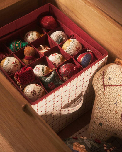 CHRISTMAS STORAGE BOX WITH HEARTS